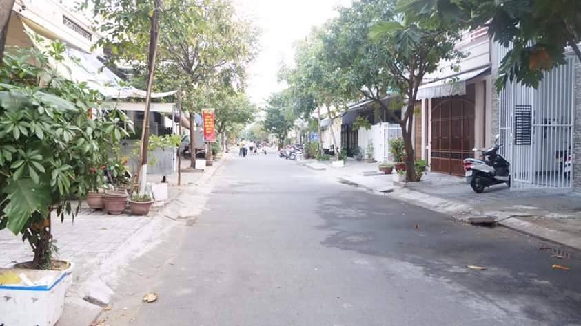 Bán nhà 2 mặt tiền đường Nguyễn Xuân Ôn, gần Lê Thanh Nghị, Hải Châu
