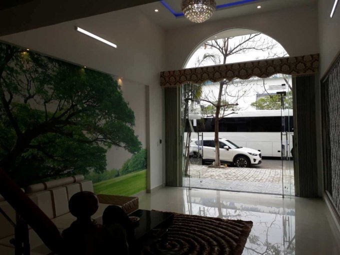 Cần bán nhà mới 3 tầng đường 15m Kinh Dương Vương, TP. Đà Nẵng. Có nội thất cao cấp