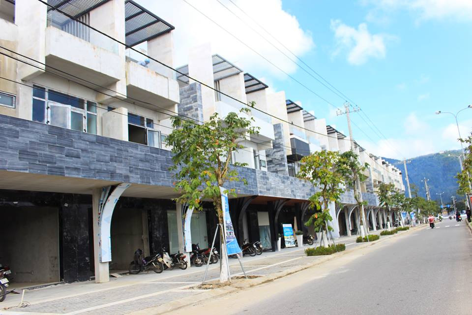 Nhà Ngô Quyền Shopping Street cách biển 800m quận Sơn Trà, gần Cầu quay sông Hàn