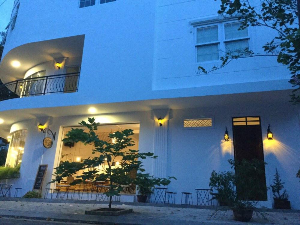 Bán nhà Trịnh Công Sơn, Hòa CƯờng Nam, nhà 2 mặt tiền 3 tầng mới đẹp, giá bán nhanh
