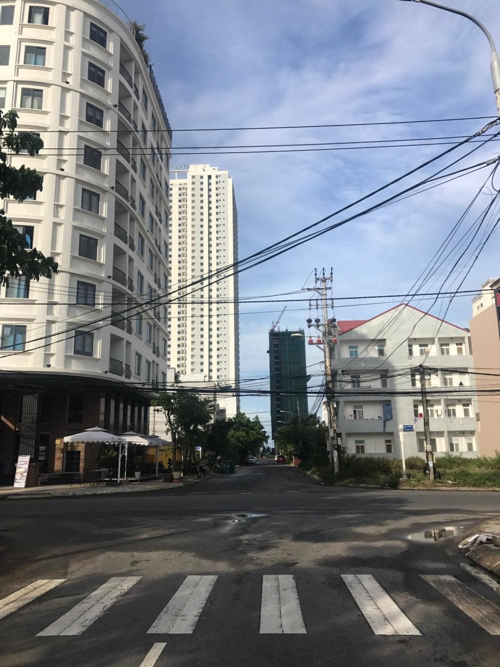 Cân bán gấp nhà mới 3 tầng đường Phan Tôn – khu 387 – gần bãi tắm Mỹ Khê