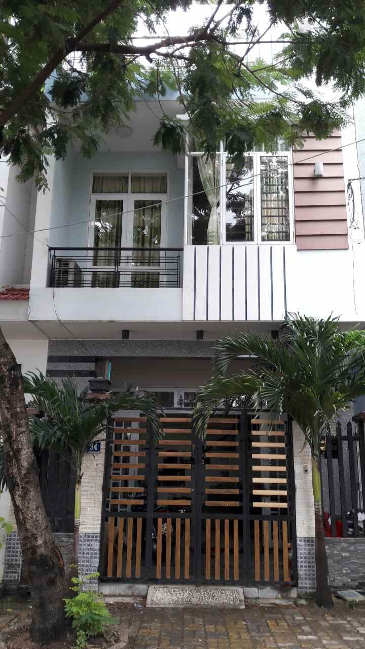 Bán căn nhà 3 tầng đẹp mặt tiền Nguyễn Văn Huề