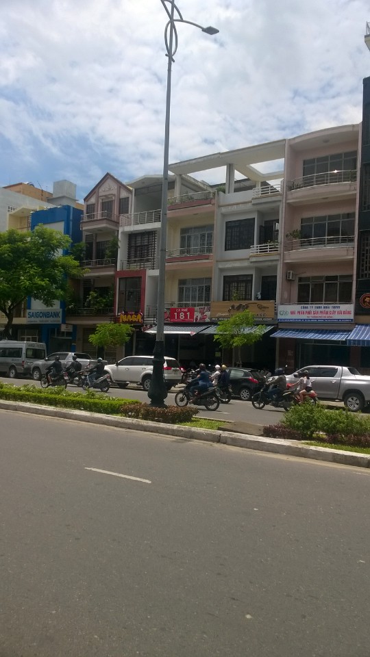 Bán nhà mặt tiền đường Nguyễn Văn Linh, DT 105.75m2, giá 14,5 tỷ. LH 0934.756.788