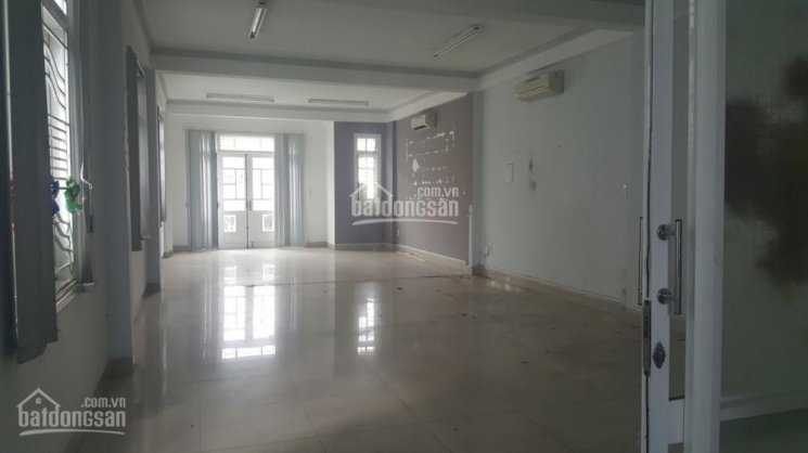 Cho thuê nhà 5 tầng 4.5x23m, gần ngã 4 Nguyễn Văn Linh làm ngân hàng, VP, showrom, phòng khám