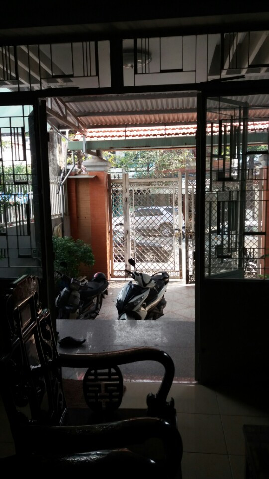 Cần bán gấp nhà 2 tầng mặt tiền đường Núi Thành, gần ngã tư 4 Tố Hữu, TP Đà Nẵng