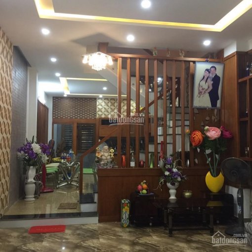 Cần bán gấp nhà đẹp đường mặt tiền 3 tầng, mê lệch, Kinh Dương Vương, TP Đà Nẵng