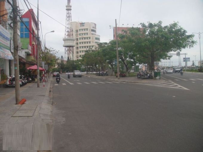Bán nhà mặt tiền đường Lê Đình Dương, đối diện khách sạn Vanda Nguyễn Văn Linh