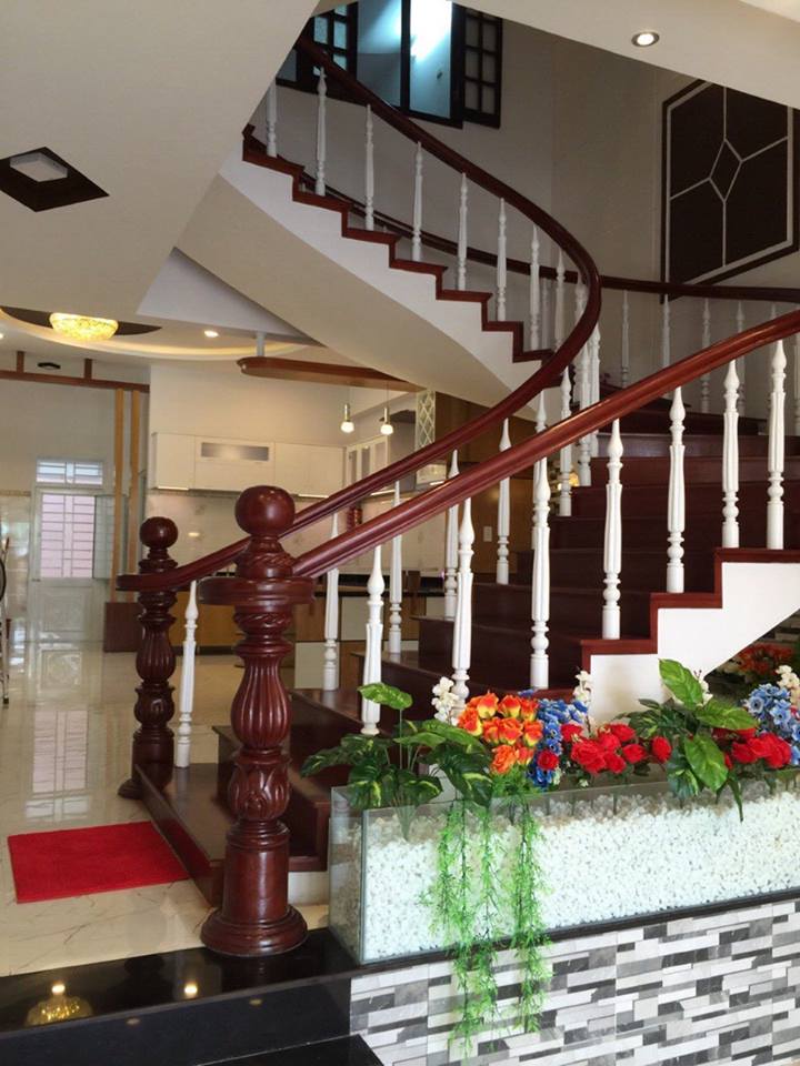 Cần bán gấp mặt tiền nhà đẹp 4 tầng Nguyễn Lộ Trạch, TP Đà Nẵng