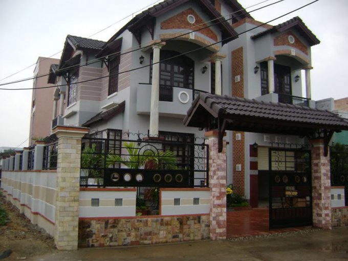 Bán nhà 3 tầng kiểu biệt thự ngang hơn 7m, đường Nguyền Sơn, Hải Châu, Đà Nẵng