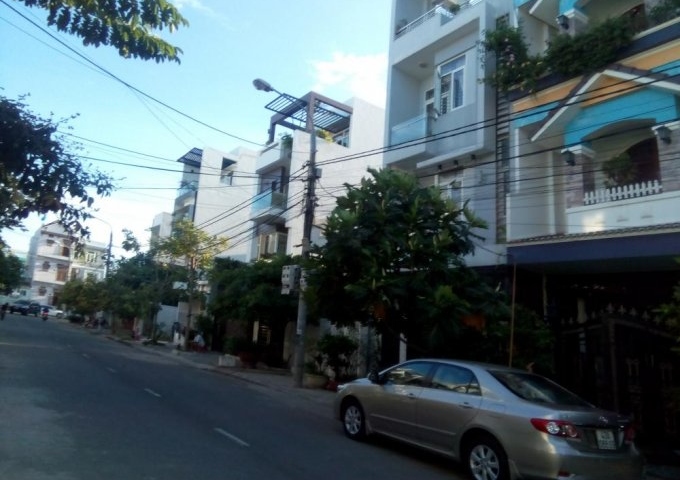 Bán nhà 3 tầng kiểu biệt thự ngang hơn 7m, đường Nguyền Sơn, Hải Châu, Đà Nẵng