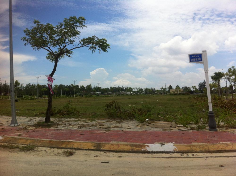 Đất cạnh biệt thự Bồng Lai, hồ sinh thái FPT.