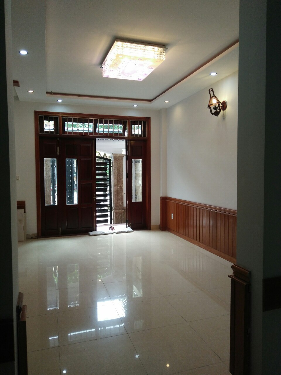 Cần bán biệt thự 3 tầng mặt tiền Nguyễn Sơn, Hải Châu, TP Đà Nẵng