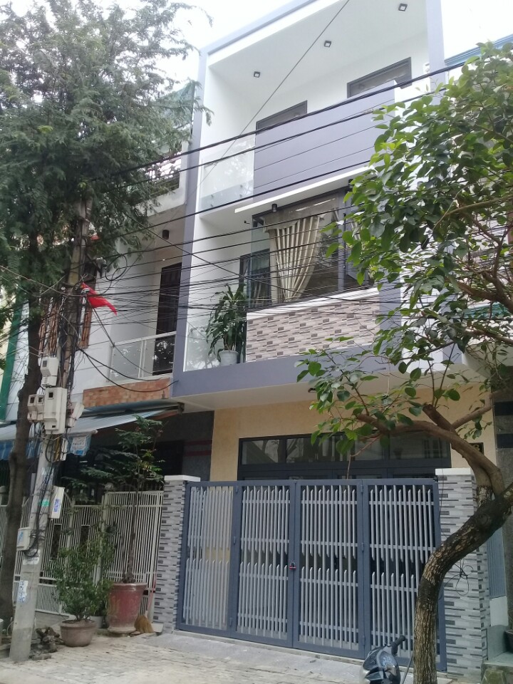 Bán nhà 3 tầng mới, đẹp, mặt tiền đường Phan Trọng Tuệ, quận Hải Châu. Liên hệ 0941731868