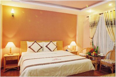 Cần bán gấp nhanh khách sạn 2 sao, 8 tầng, MT Nguyễn Tất Thành, Đà Nẵng