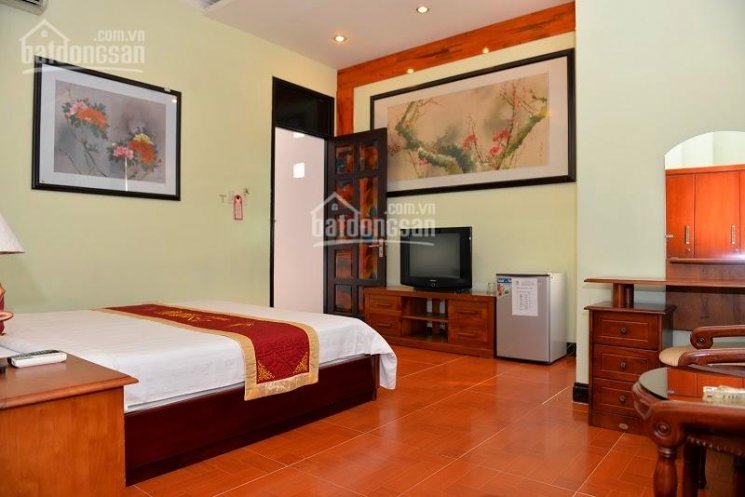 Cần bán gấp nhanh khách sạn 2 sao, 7 tầng, MT Hồ Nghinh, Đà Nẵng
