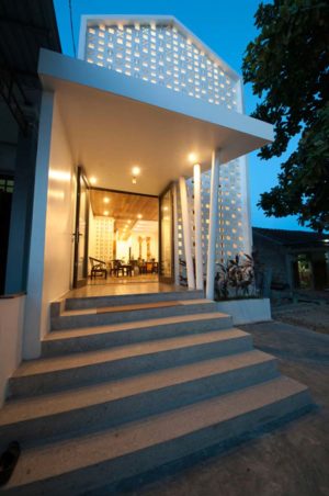Cần bán nhà đẹp mặt tiền 3 tầng kiên cố đường Nguyễn Tri Phương, TP Đà Nẵng