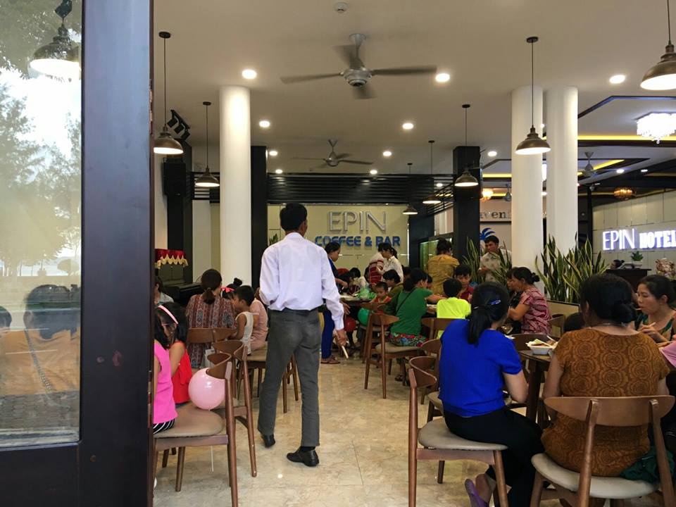 Cần bán gấp nhanh khách sạn 2 sao, 5 tầng, 2 MT Nguyễn Tất Thành, Đà Nẵng