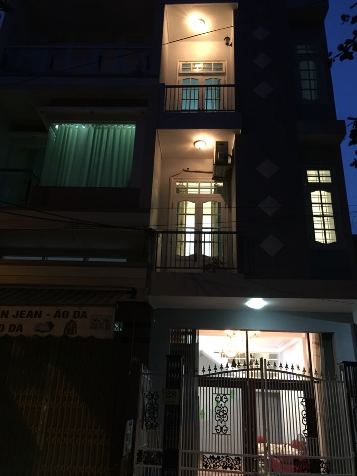 Cần bán căn nhà đẹp 4,5 tầng mê, mặt tiền đường Hàm Nghi, Đà Nẵng