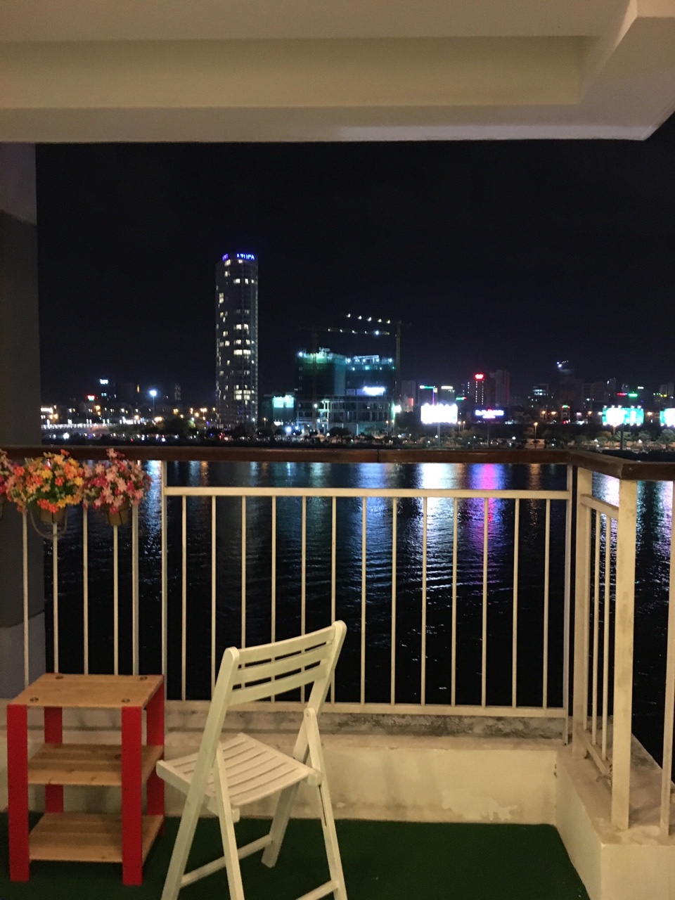 Bán căn hộ tầng 4, vị trí view sông Hàn, tọa lạc tại Indochina Riverside