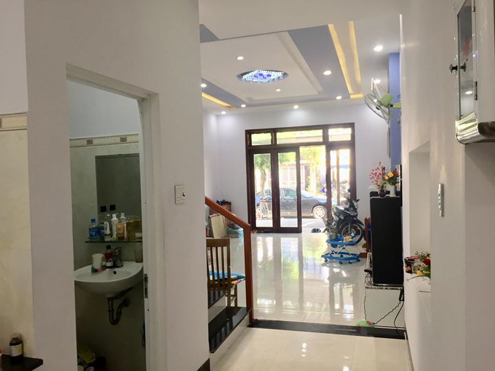 Cần bán gấp nhà đẹp đường MT 2 tầng Trần Đình Nam, TP Đà Nẵng