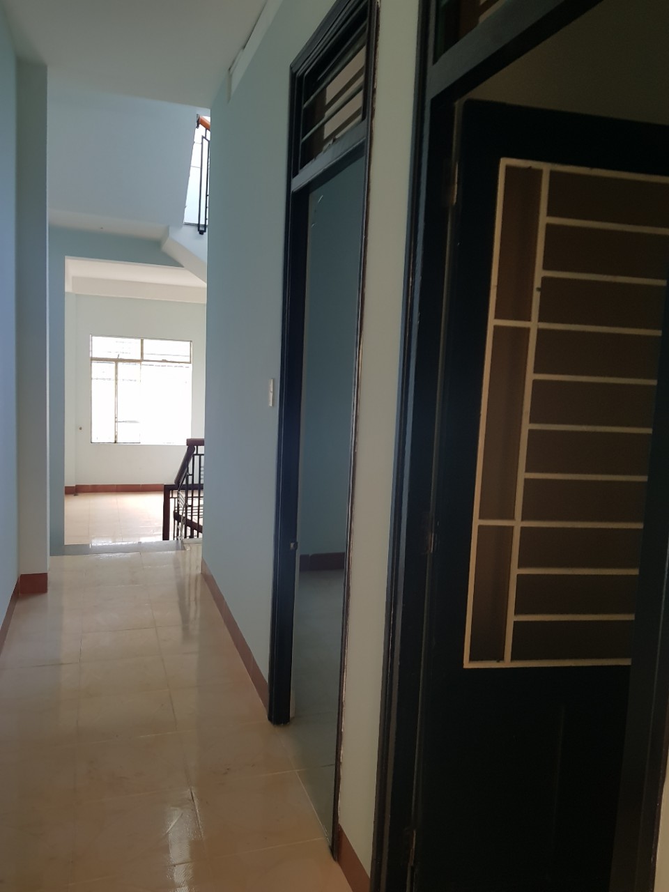 Cần bán căn nhà 2 mê 2 tầng, mặt tiền đường Ỷ Lan Nguyên Phi, Đà Nẵng. (đường 7,5m, lề 4m)
