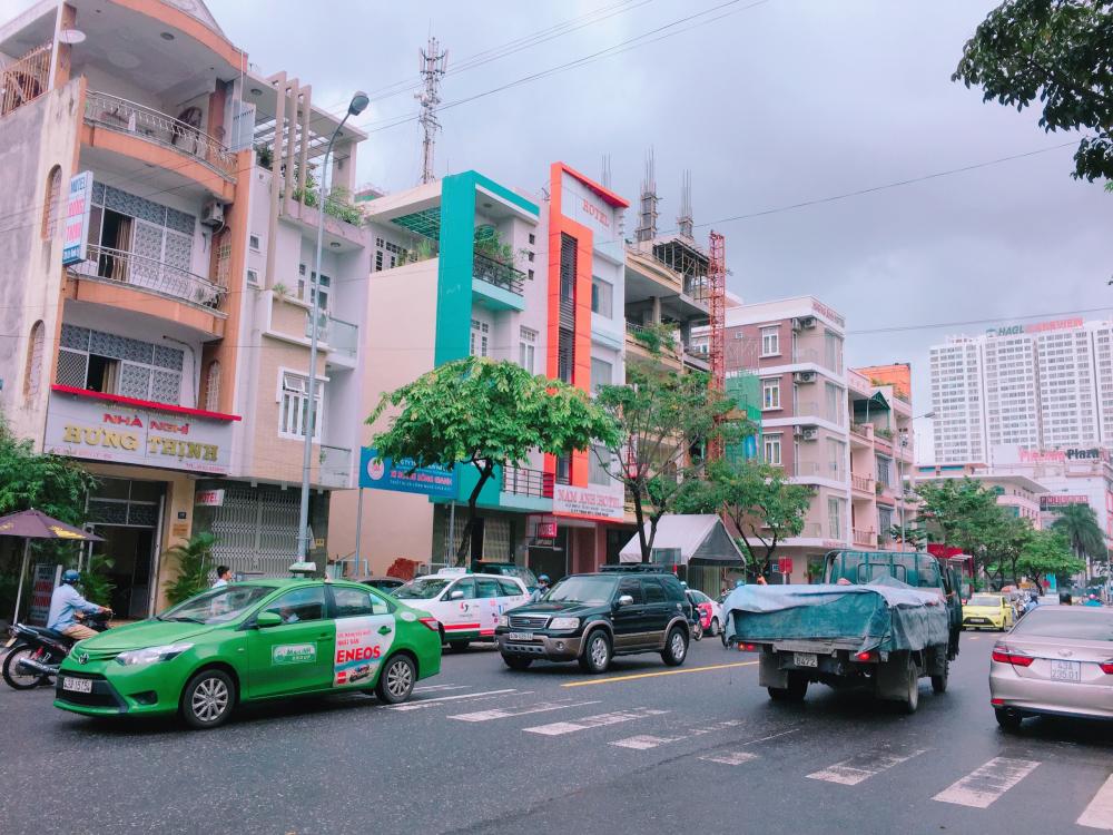 Bán nhà 4 tầng, mặt tiền đường Lê Đình Lý, Đà Nẵng, thu nhập 30tr/th
