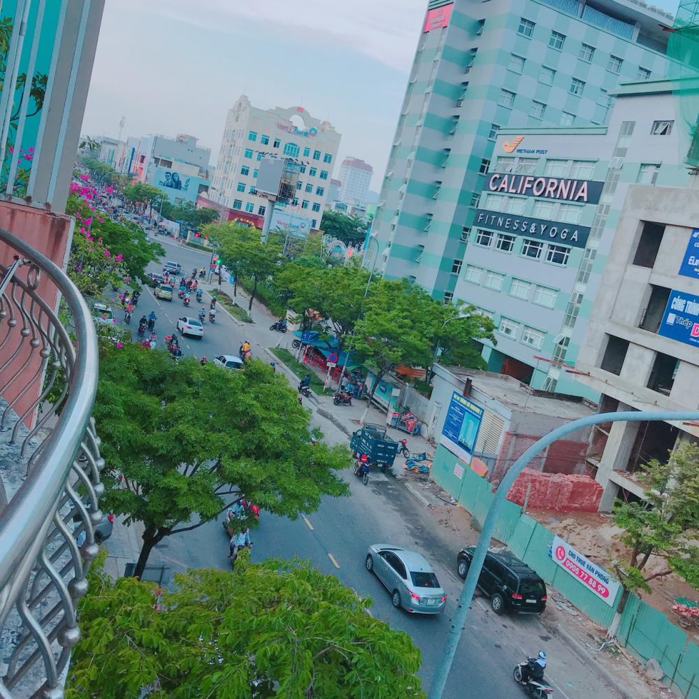 Bán nhà 4 tầng MTKD Lê Đình Lý, gần ngã tư Nguyễn Văn Linh, giá tốt nhất thị trường. LH 0905437370