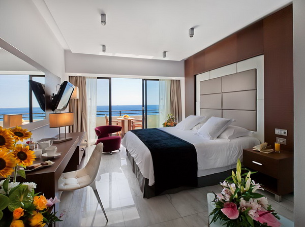 Chính chủ bán khách sạn 12 tầng 34 phòng, 2 mặt tiền Lê Quang Đạo, khu phố tây, cách biển 300m