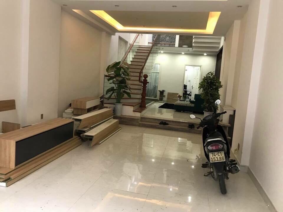 Chính chủ bán nhà 4 tầng siêu đẹp mặt tiền kinh doanh Nguyễn Hoàng gần sân bay