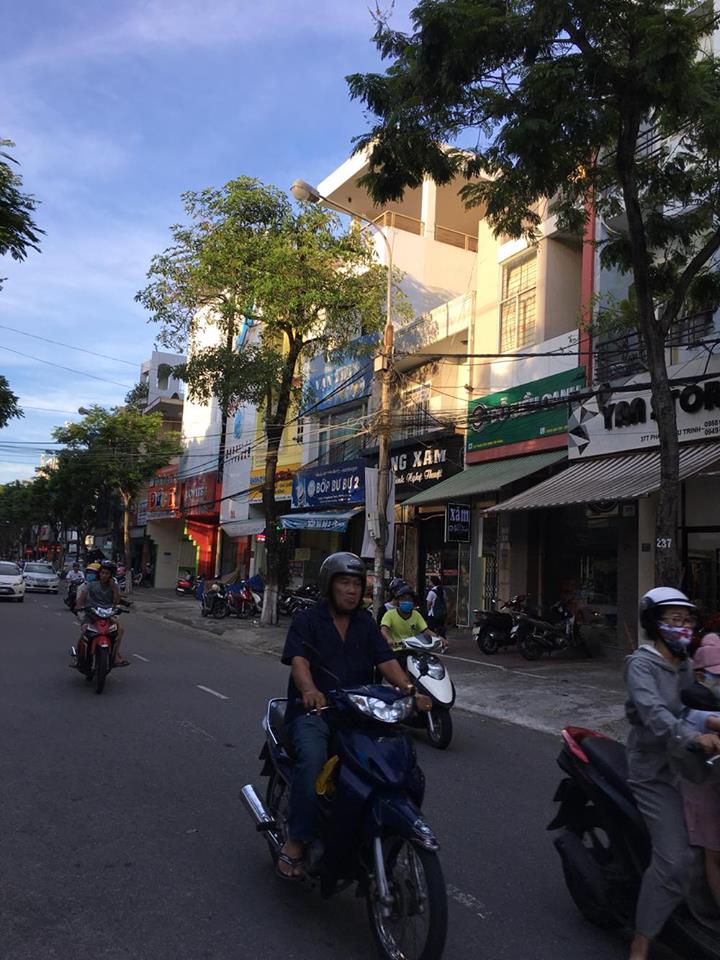 Bán nhà mặt phố tại đường Phan Châu Trinh, Hải Châu, Đà Nẵng. Diện tích 144m2, giá 22.5 tỷ
