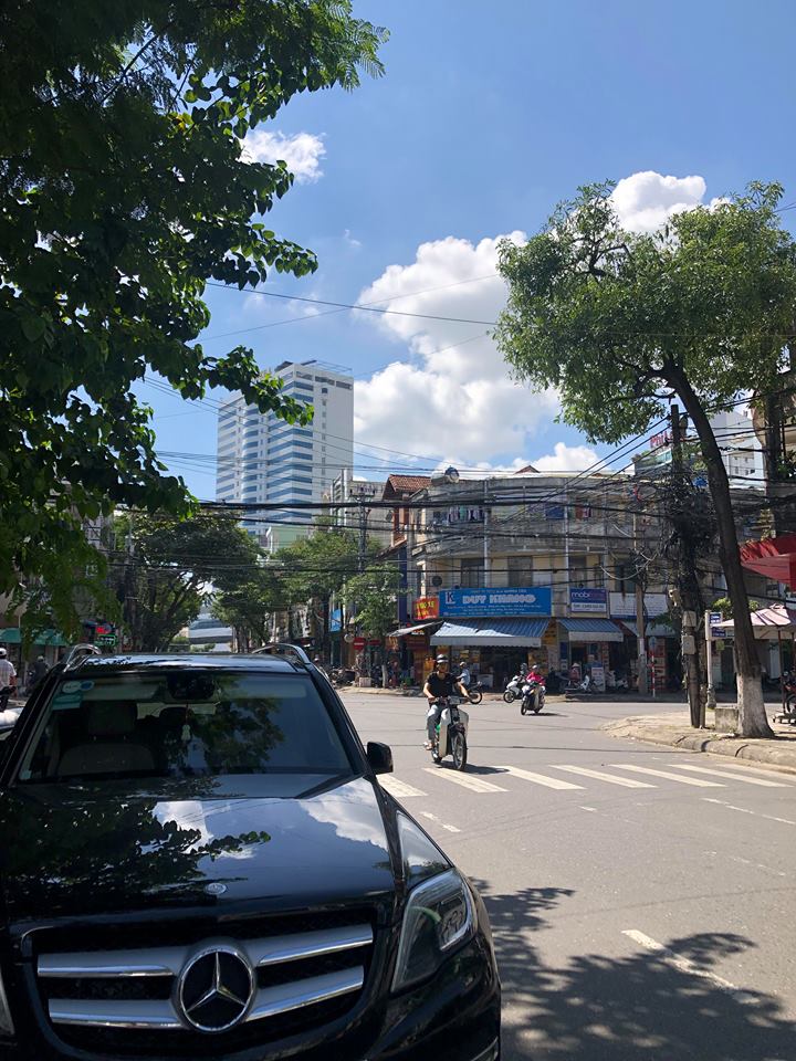 Bán Nhà 3,5 tầng mt phố kinh doanh Hoàng Diệu đoạn gần ngã tư Lê Đình Dương và Nguyễn Văn Linh.Lh :0899923444.