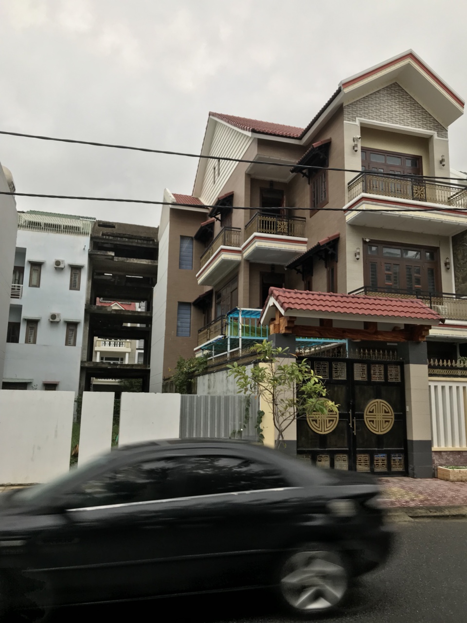 Bán nhà biệt thự 3 tầng MT Lê Quang Đạo, 160m2, 0906545048