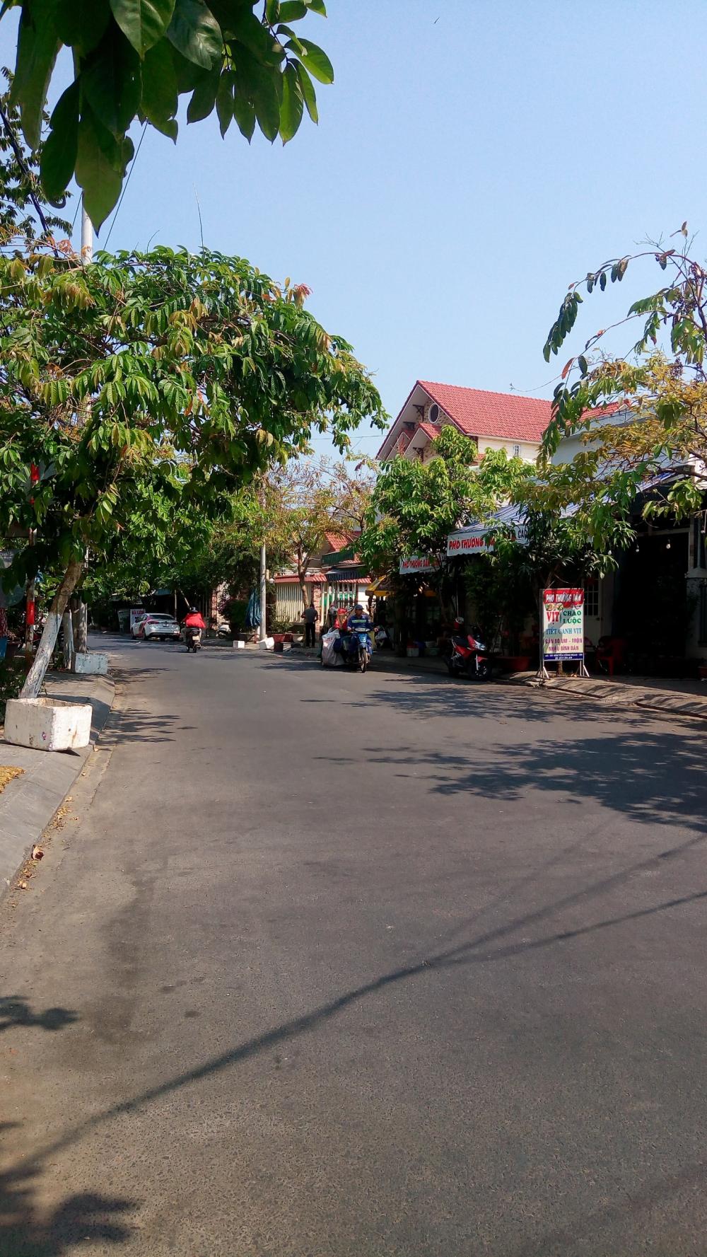 Bán nhà MT đường 7.5m Nguyễn Công Hoan – đối diện trường tiểu học, DT: 93.5m2.