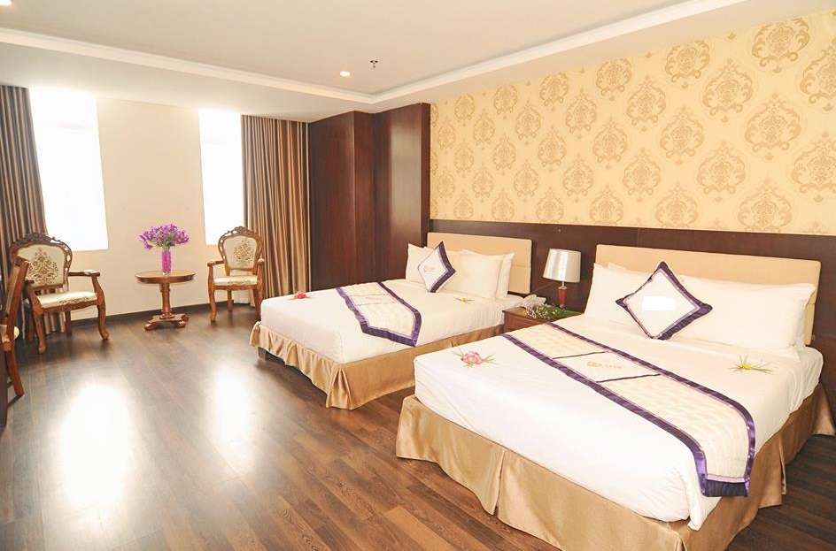 Bán khách sạn 3 sao 70 phòng đường  Phạm Văn Đồng, Sơn Trà, vị trí đắc địa, giá rẻ