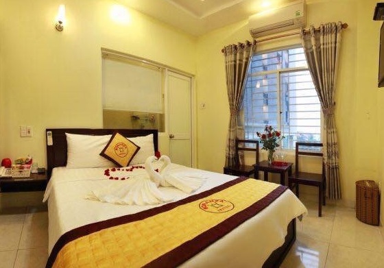 Bán khách sạn MT Hà Bổng, cách Biển 50m, DT: 132m2, 7 tầng, 25 phòng ĐẸP.