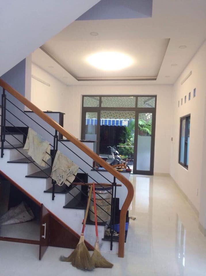 Bán nhà 4 tầng kiệt ô tô Nguyễn Chí Thanh, Hải Châu 1, giá rẻ