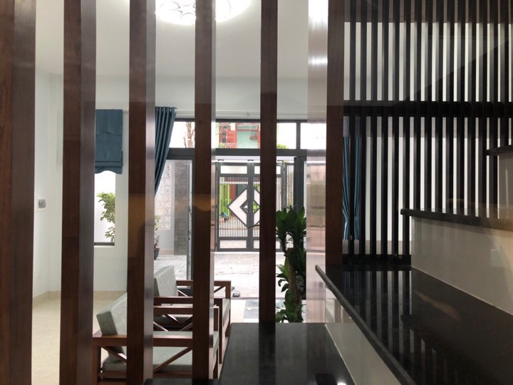  Bán nhà đường Hà Bồng – Nhà 3 tầng mới xây, cực đẹp,chưa sử dụng, full nội thất.