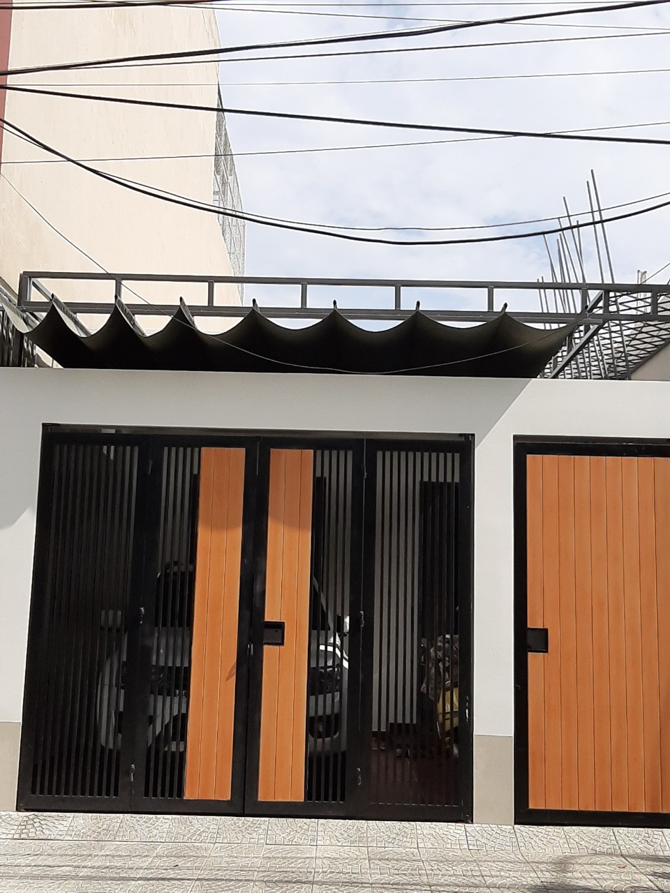 Cho thuê nhà đẹp gần Hồ Nghinh 2PN,1 WC có gara ô tô,full nội thất mới giá rẻ 14 tr/tháng.