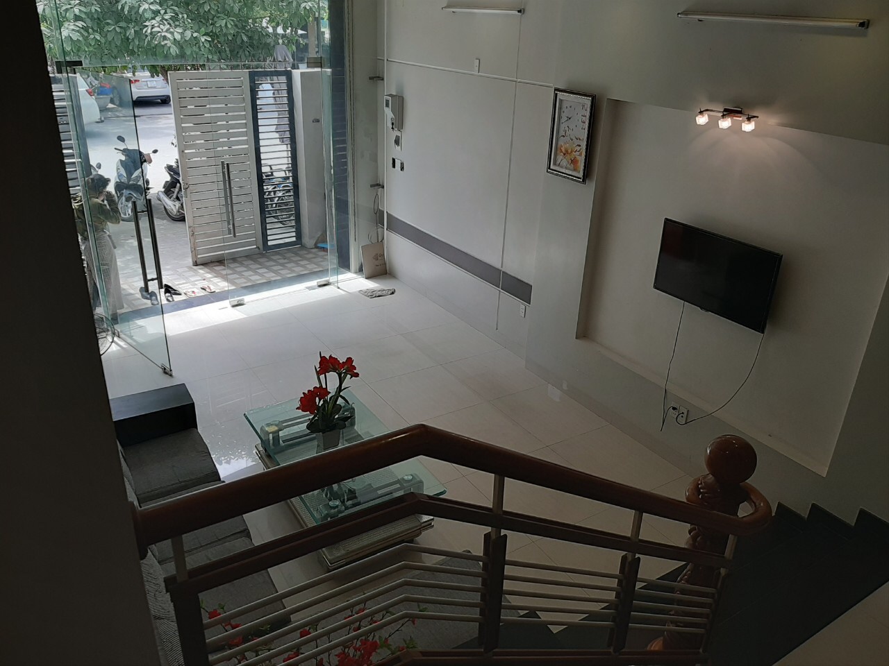 Cho thuê nhà 3T đường Mỹ Khê gần Võ Văn Kiệt,Đà Nẵng 6 PN,full nội thất 35 tr/ tháng 