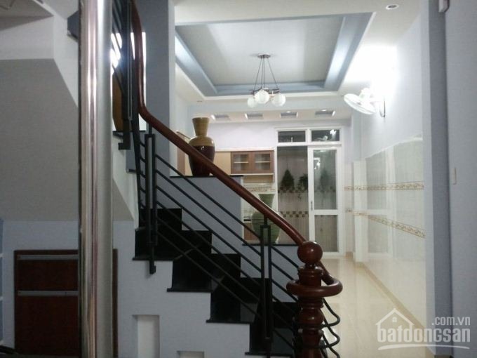 Chủ nhà cho thuê nhà mặt tiền 23 Nguyễn Duy, P.3, Bình Thạnh
Nhà 4 lầu, 3 phòng ngủ, 3wc, Giá 13 triệu.