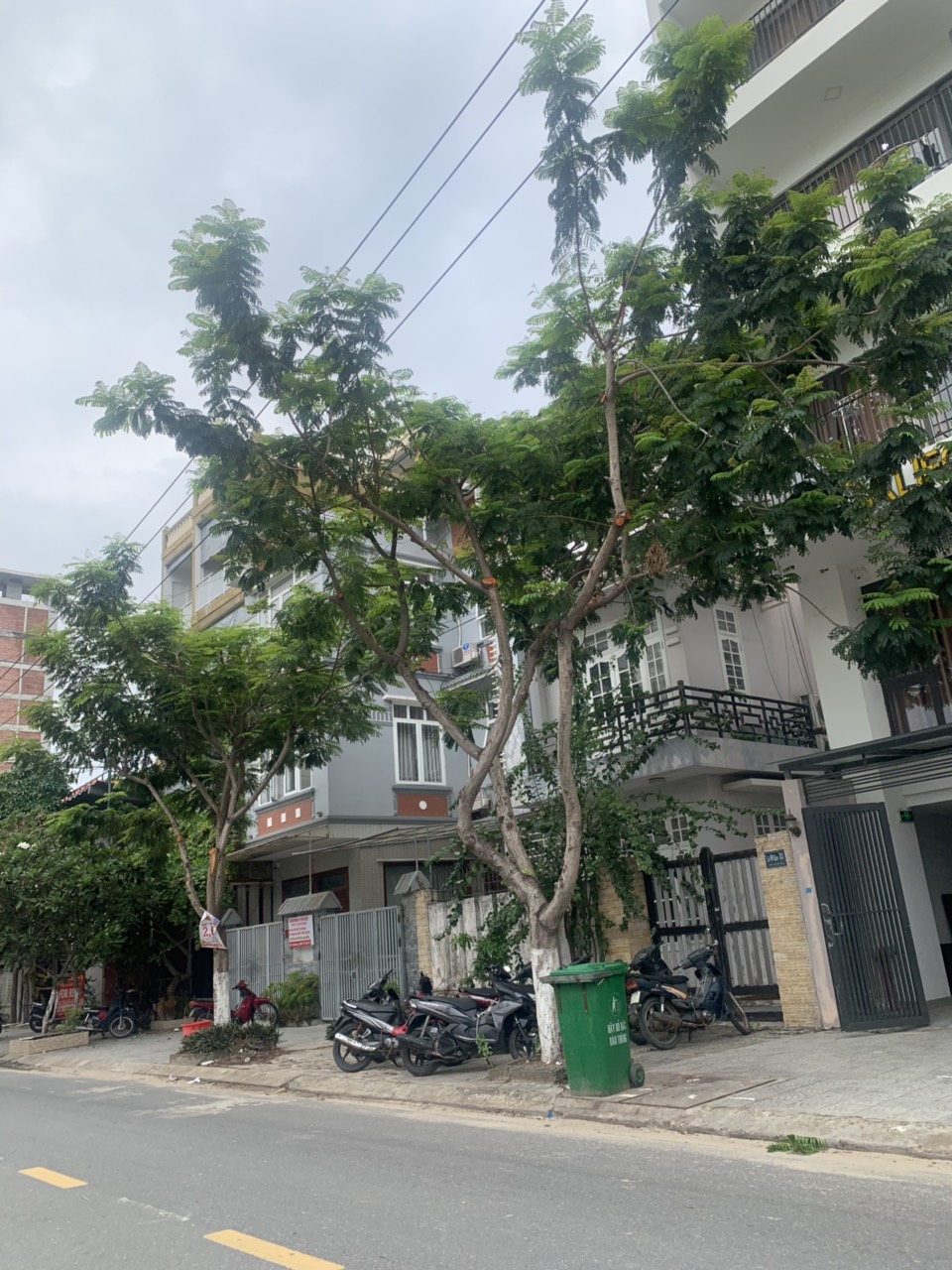 Bán nhà 3.5 tầng mặt tiền Đinh Núp quận Thanh Khê( DT:9x18m)