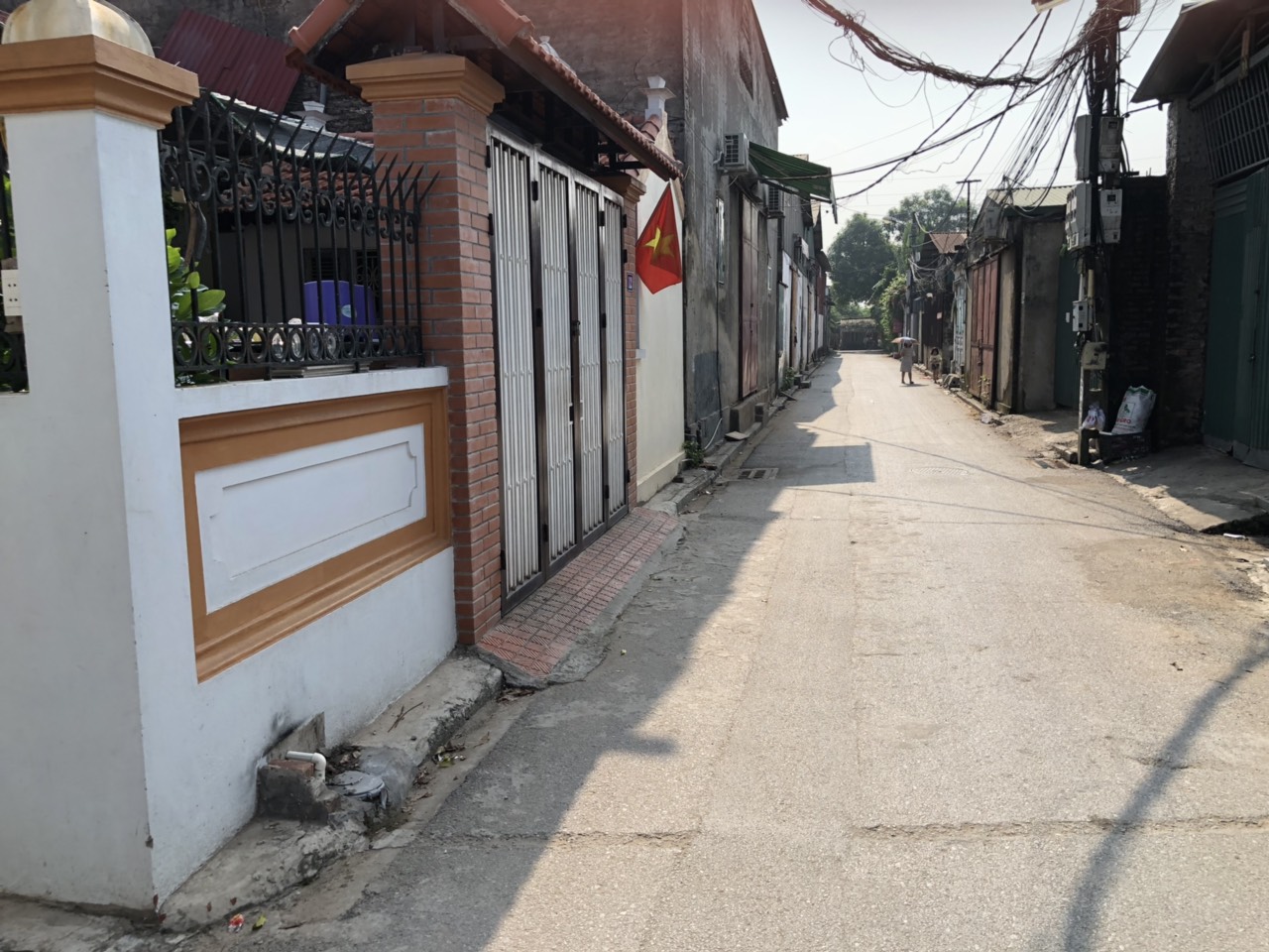 Bán đất Thạch Cầu, Long Biên dt 34m hướng Đông Nam ô tô vào cửa GIÁ RẺ