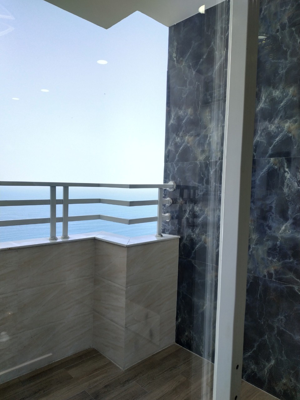 Cho thuê Mường Thanh tầng cao view biển,2PN 66 m2 full nội thất đẹp giá cực rẻ 11 tr/ tháng.LH ngay:0983.750.220