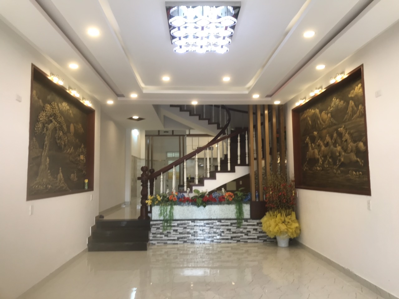 Cần bán căn nhà 4 tầng mê lệch, đẳng cấp, mặt tiền đường Nguyễn Lộ Trạch, Hải Châu, Đà Nẵng
