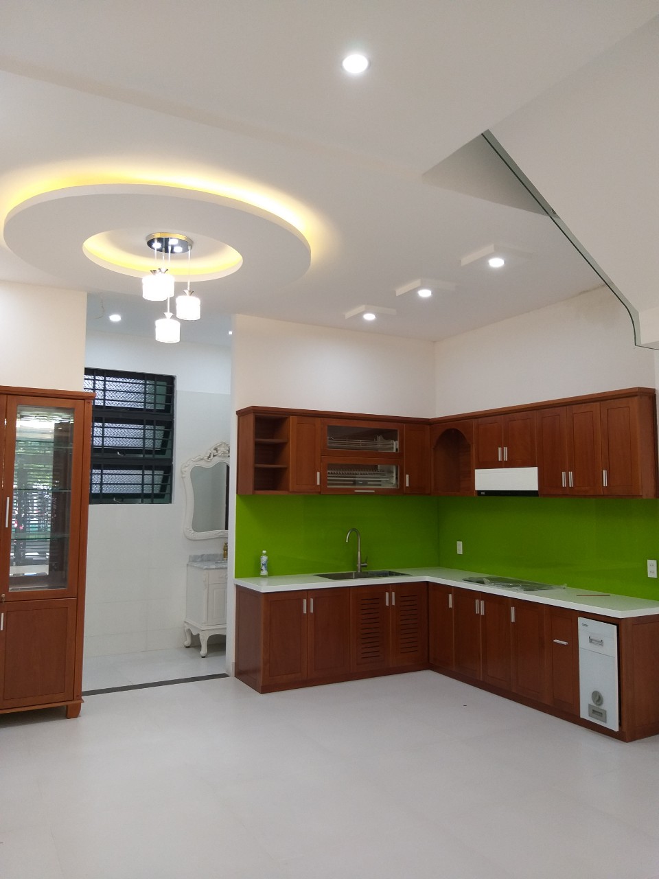 Cần bán căn nhà mới đẹp 3 tầng mê, mặt tiền đường Tiểu La,Hải Châu,ĐNẵng. ĐT 0905220042
