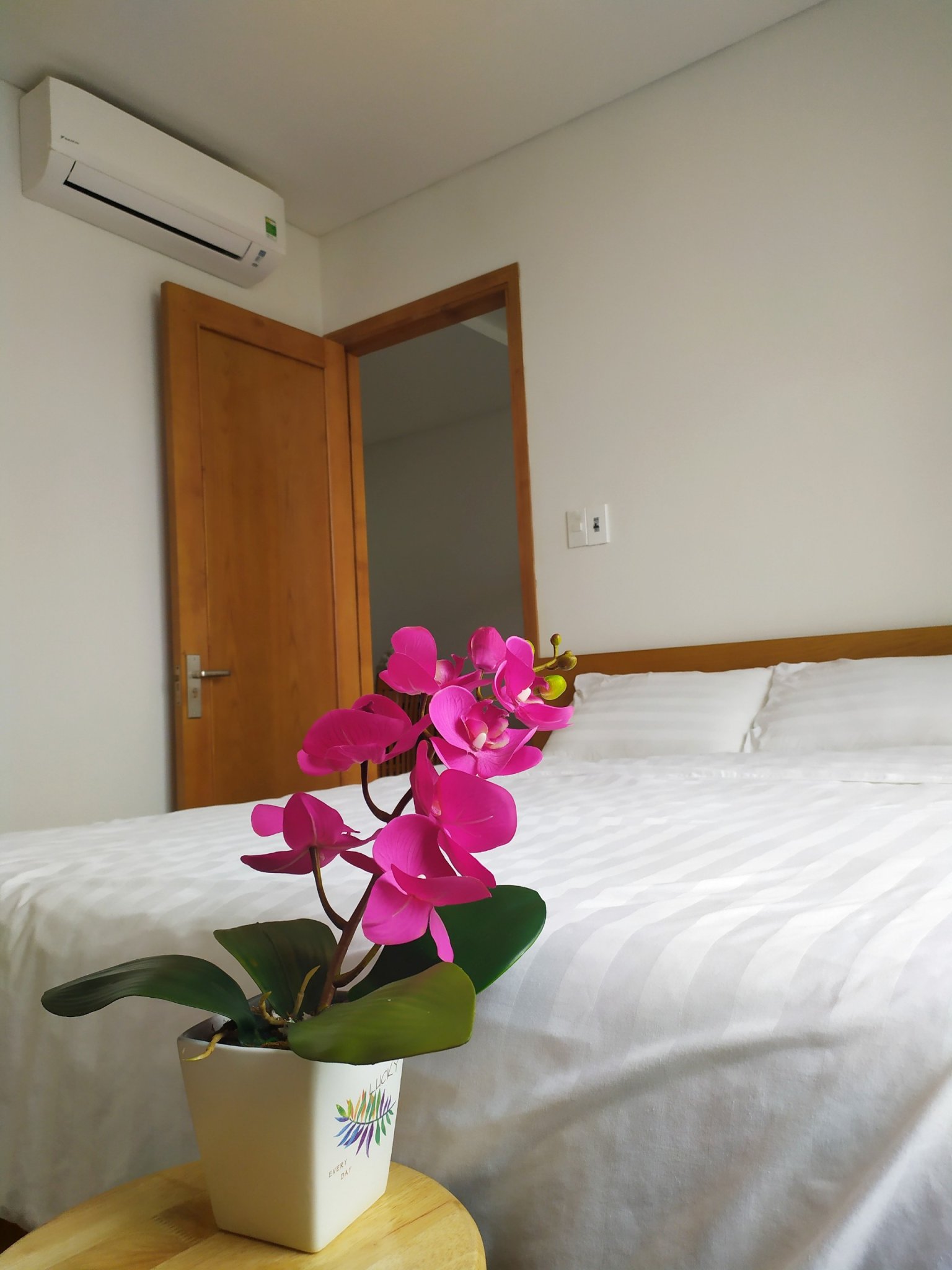Căn hộ gần biển Phạm Văn Đồng, đầy đủ nội thất,giá rẻ nhất.Lh ngay:0983.750.220