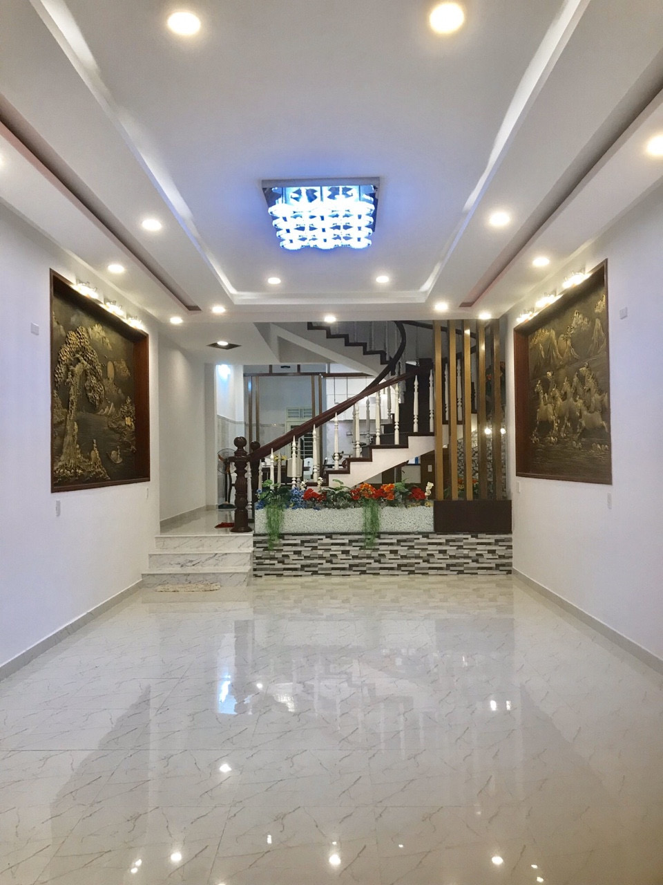 Bán nhà 4 tầng đường Nguyễn Lộ Trạch,Hoà Cường Nam,Đà Nẵng.DT 100m2 Giá 8,8 tỷ.