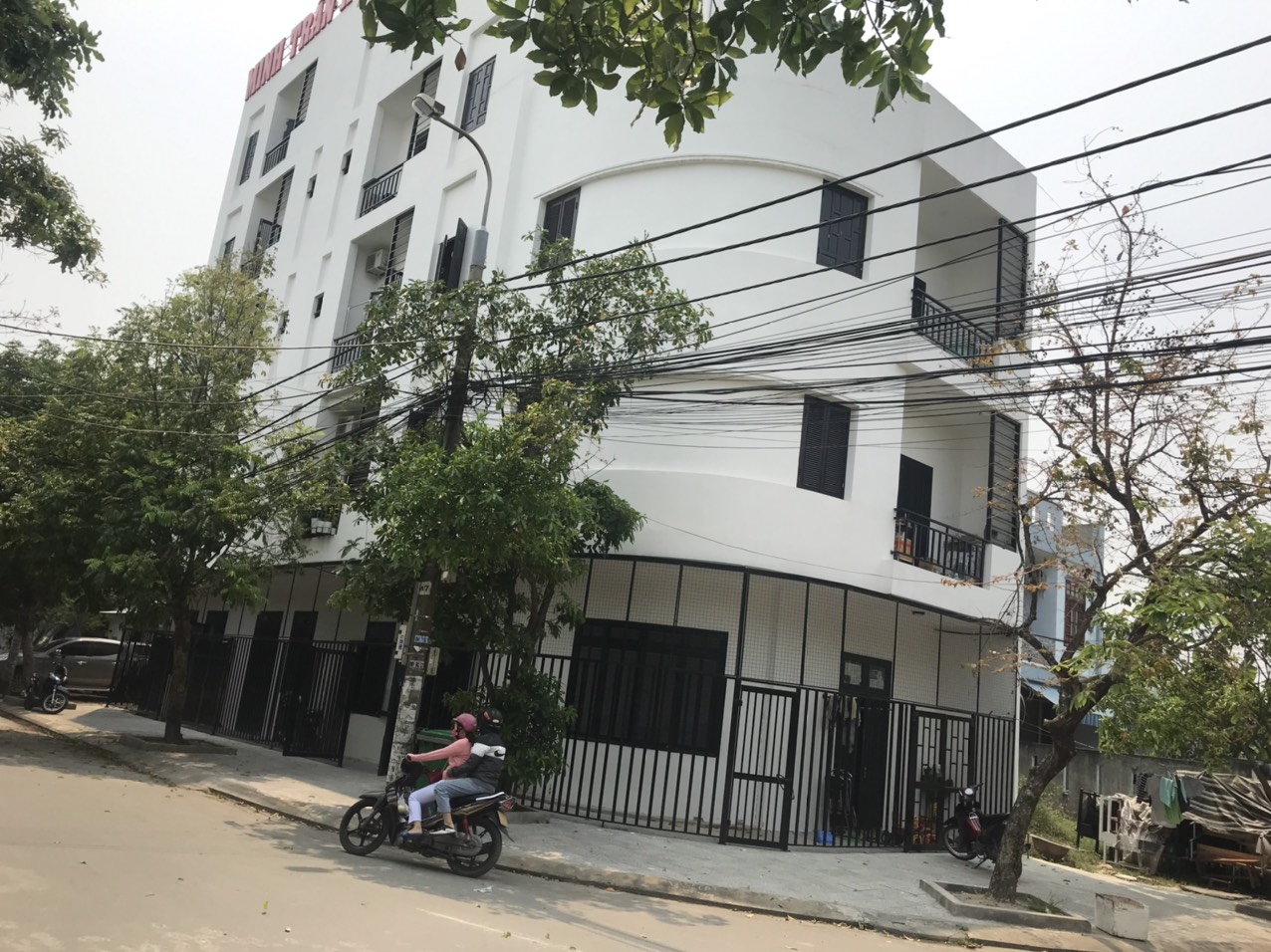 Bán tòa căn hộ mới xây xong đang cho thuê full gần bến xe Đà Nẵng