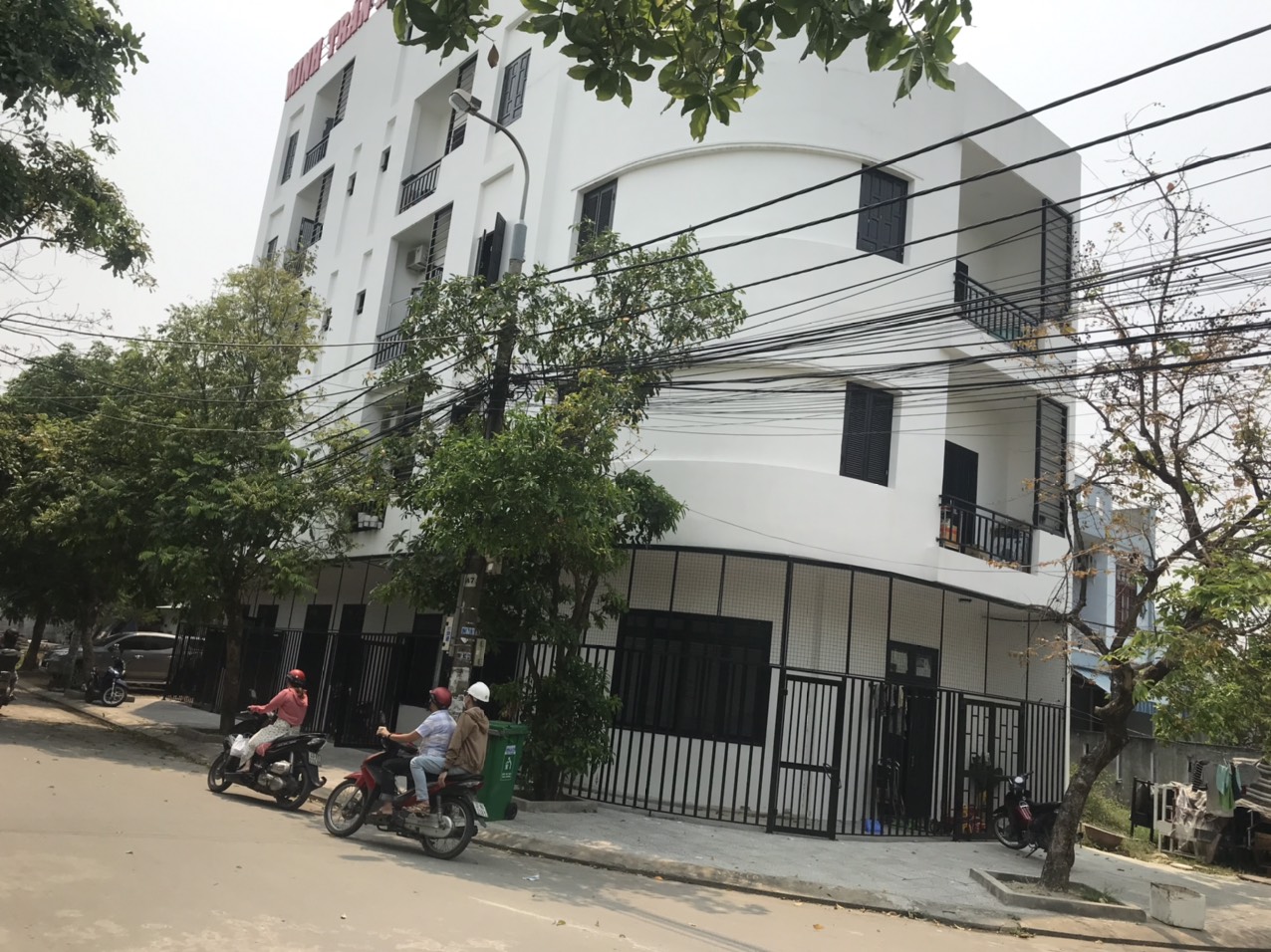 Bán tòa căn hộ mới xây xong đang cho thuê full gần bến xe Đà Nẵng