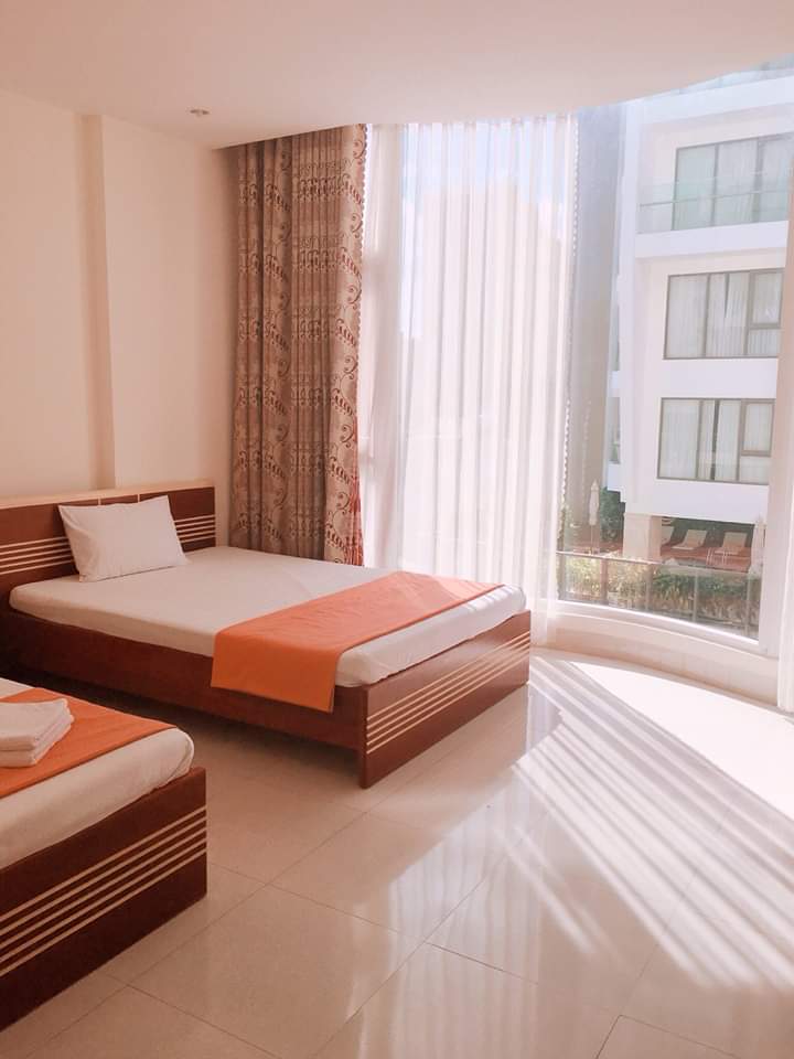 Cho thuê mặt bằng khách sạn số 21 Hà Bổng - TP Đà Nẵng. Ai có nhu cầu thì gọi mình 0905 98 99 84